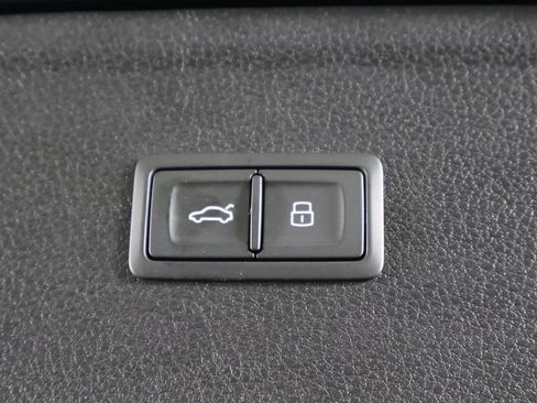 Used 2024 Audi Q5 e Premium Plus image 22