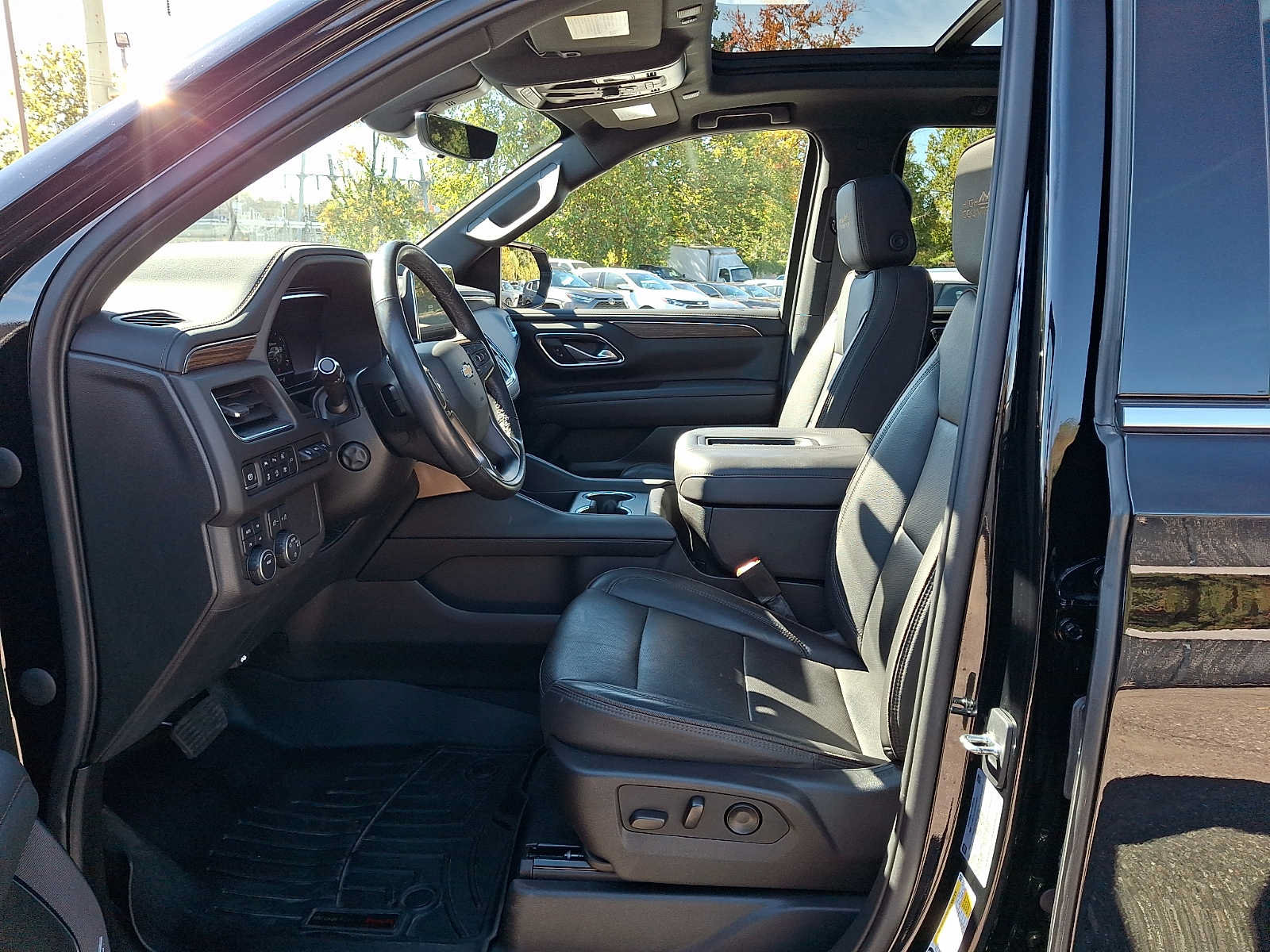 Used 2022 Chevrolet Tahoe High Country AWD/4WD image 15