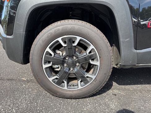 Used 2023 Jeep Renegade Trailhawk image 19