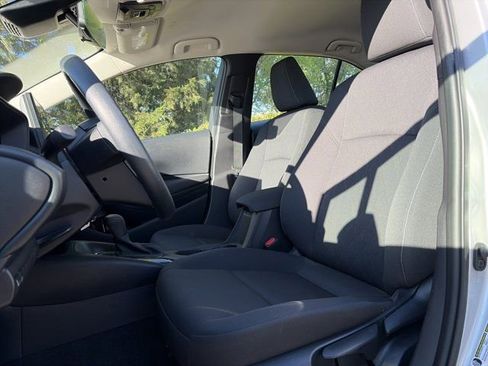 Used 2025 Toyota Corolla LE image 12