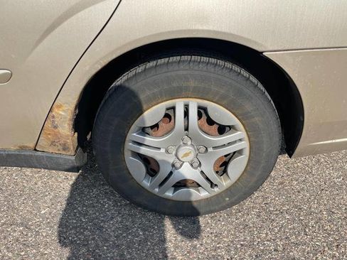 Used 2007 Chevrolet Malibu LS image 14