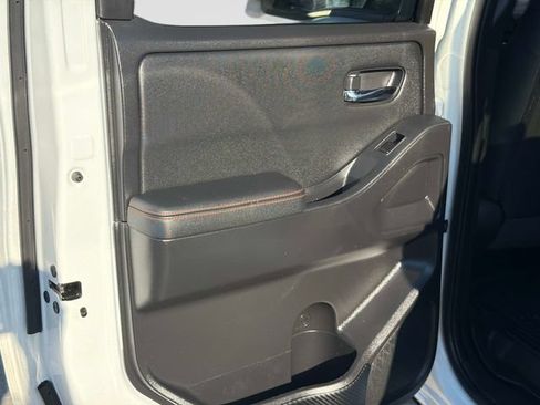 Used 2023 Nissan Frontier PRO-4X w/ Pro Convenience Package AWD/4WD image 13