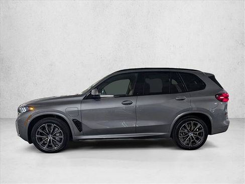 Used 2026 BMW X5 xDrive50e w/ M Sport Package AWD/4WD image 9