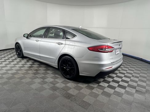 Used 2019 Ford Fusion SE w/ Equipment Group 151A image 3