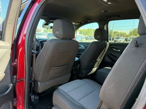 Used 2023 Chevrolet Traverse LT image 14