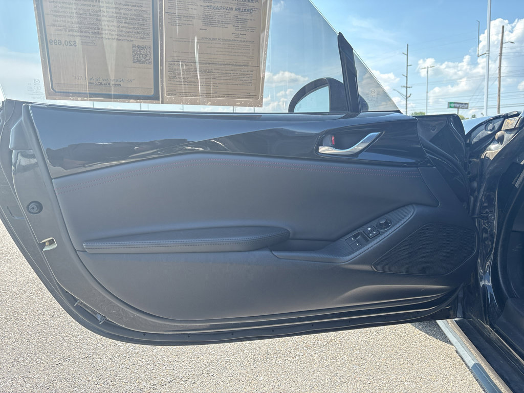 Used 2018 MAZDA MX-5 Miata RF Grand Touring RWD image 20