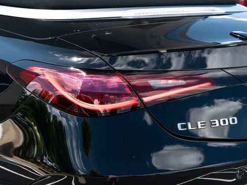 Used 2024 Mercedes-Benz CLE 300 4MATIC Cabriolet image 20