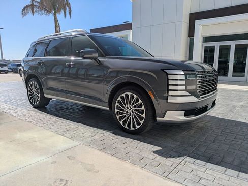 Used 2026 Hyundai Palisade Calligraphy AWD/4WD image 3