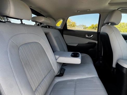 Used 2022 Hyundai Kona SEL w/ Convenience Package image 16