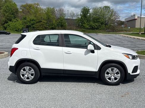 Used 2019 Chevrolet Trax LS FWD image 8