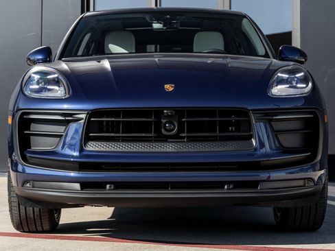 New 2026 Porsche Macan image 8