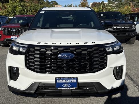 Used 2025 Ford Explorer ST-Line w/ Premium Package image 2