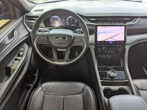 Used 2025 Jeep Grand Cherokee L Limited w/ Luxury Tech Group II RWD image 13