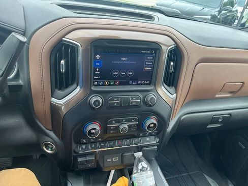 Used 2020 Chevrolet Silverado 3500 High Country w/ Technology Package AWD/4WD image 8