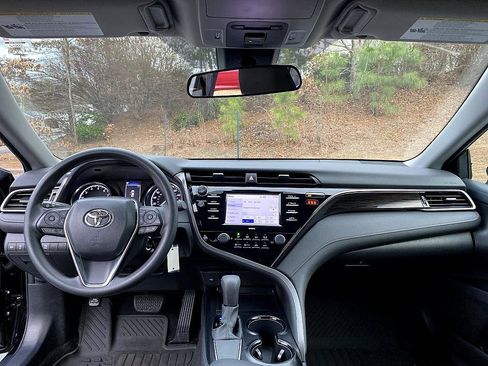 Certified 2020 Toyota Camry LE image 19