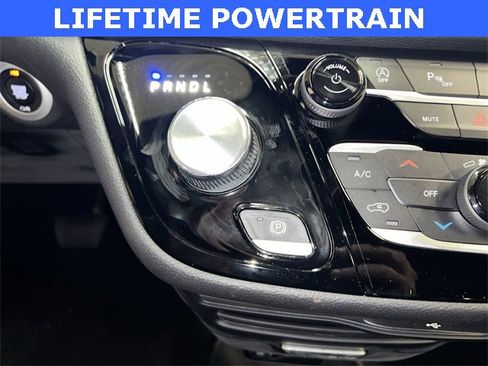 New 2026 Chrysler Pacifica Select image 22