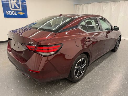 Used 2024 Nissan Sentra SV FWD image 2