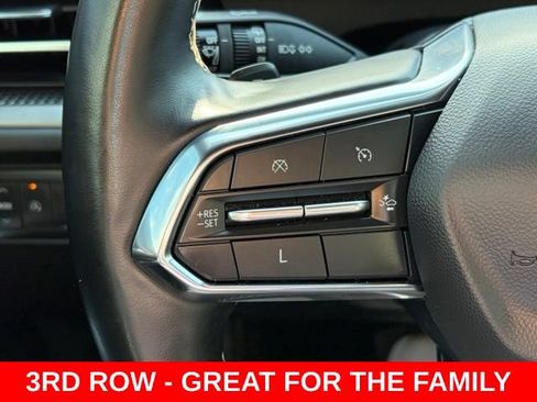 Used 2025 Chevrolet Traverse LT FWD image 21