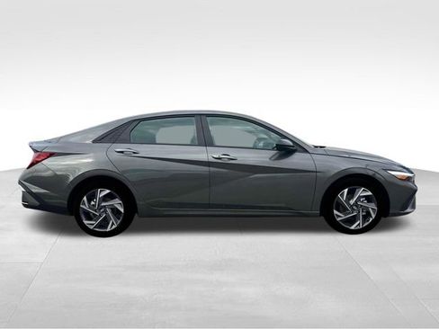 New 2025 Hyundai Elantra Sport image 9