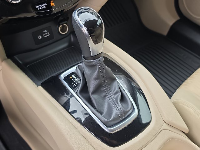 Used 2018 Nissan Rogue SV w/ Sun & Sound Touring Package FWD image 27