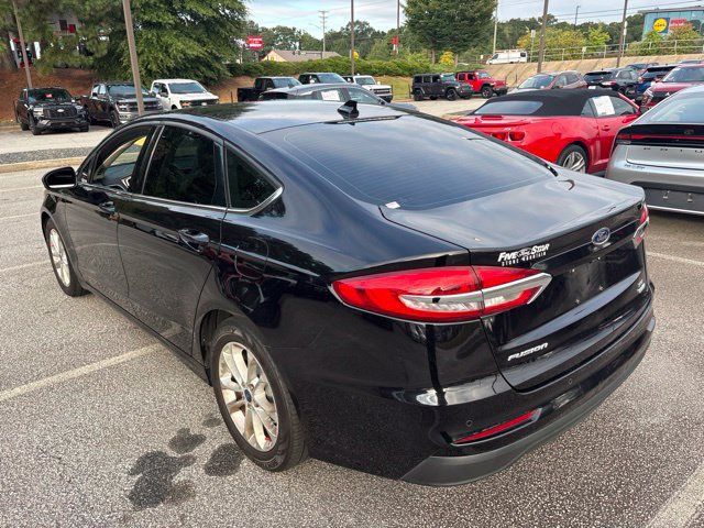 Used 2019 Ford Fusion SE FWD image 3