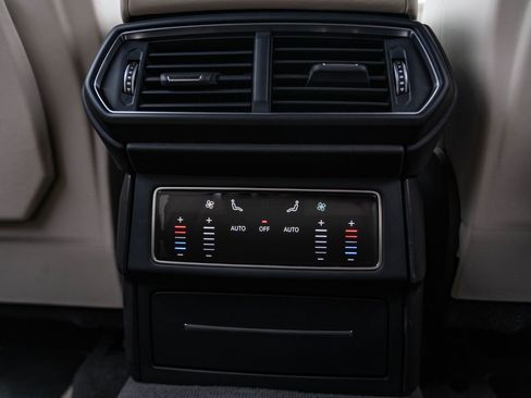 Used 2019 Lamborghini Urus image 45