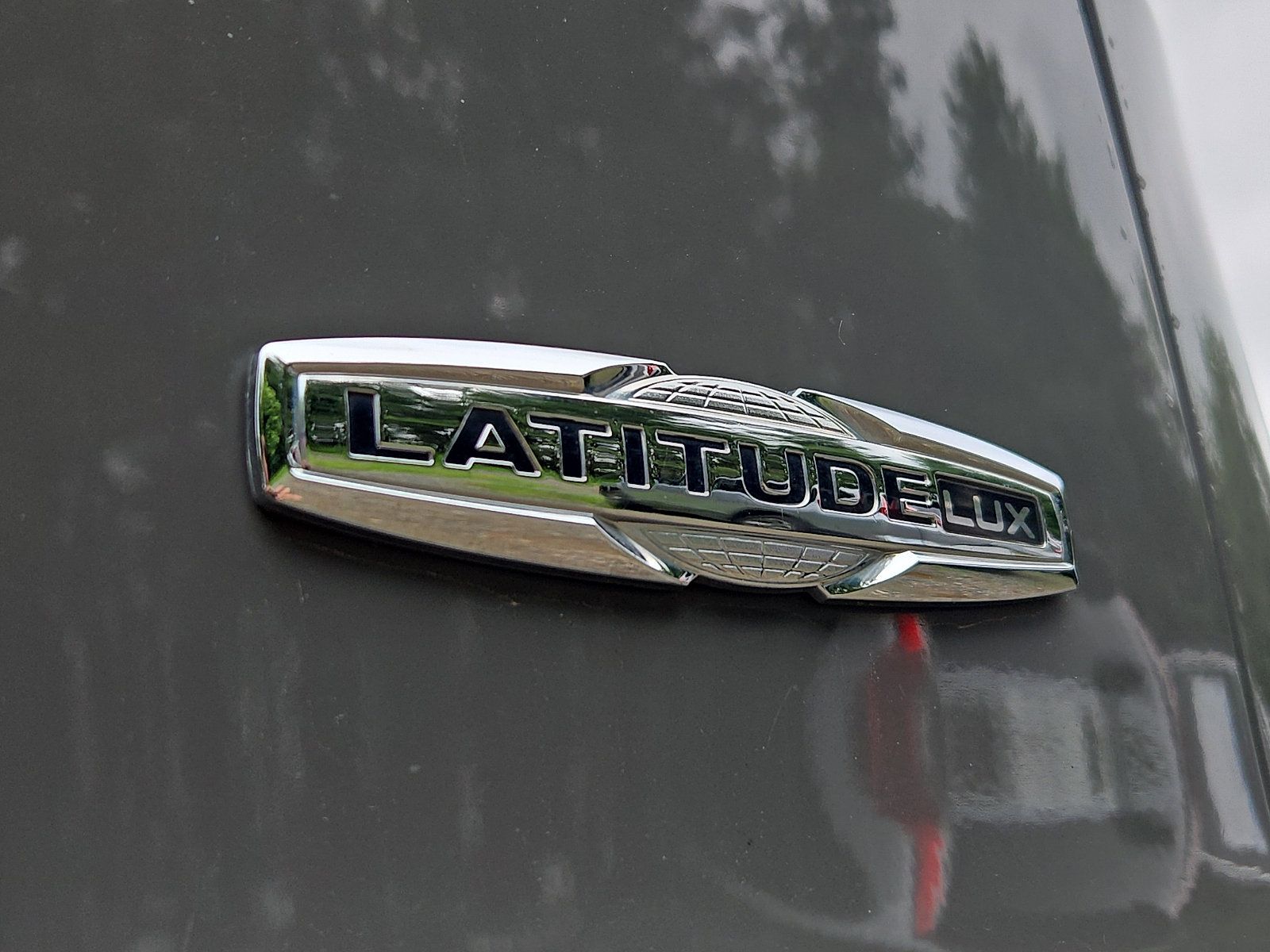 Used 2022 Jeep Cherokee Latitude Lux w/ Mopar Interior Package AWD/4WD image 33