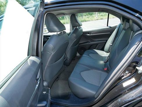 Certified 2019 Toyota Camry SE w/ Carpet Mat Package FWD image 9
