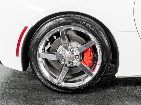 Used 2014 Chevrolet Corvette Stingray Coupe image 9