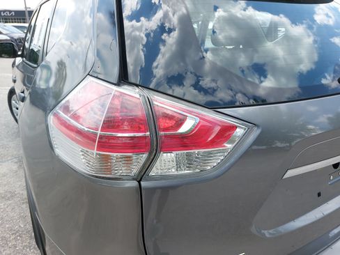 Used 2016 Nissan Rogue S AWD/4WD image 37