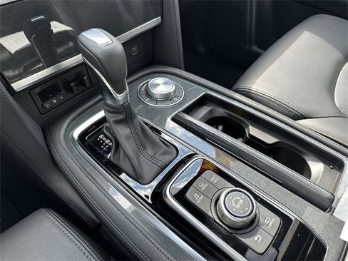 Certified 2024 Nissan Armada SL w/ Midnight Edition Package image 33