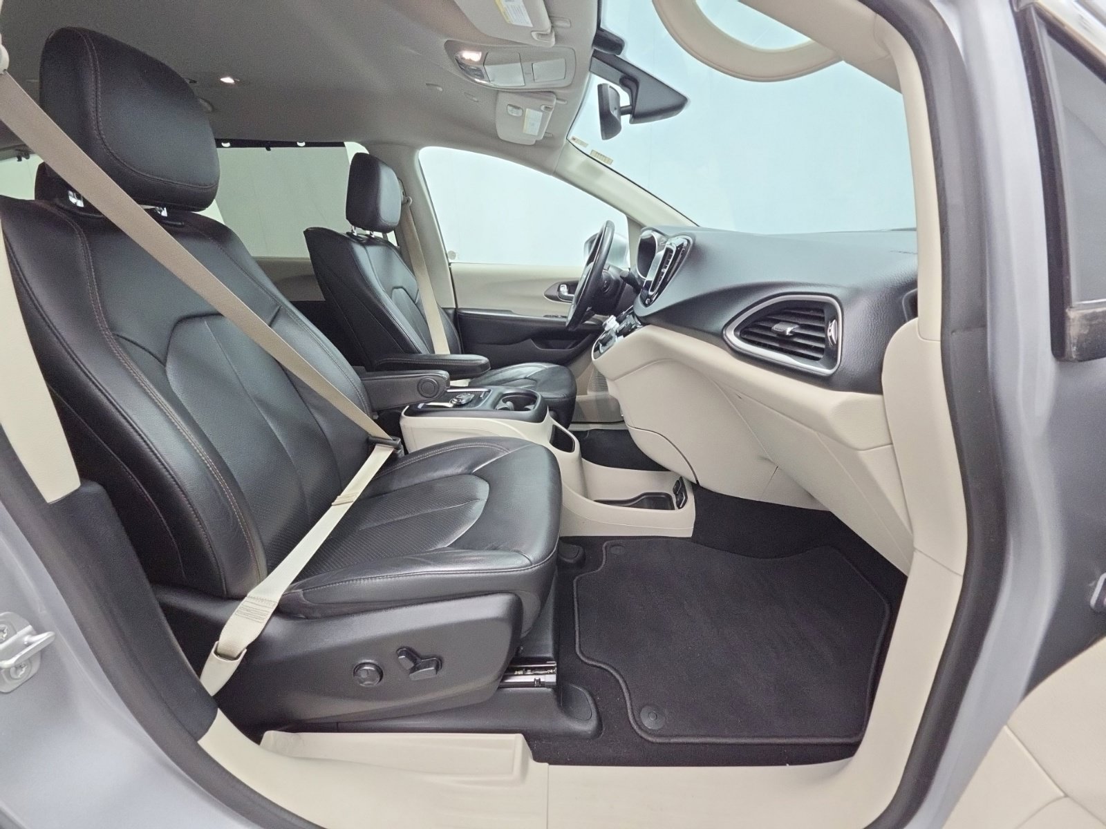 Certified 2020 Chrysler Pacifica Touring-L Plus FWD image 55