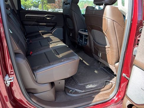 Used 2025 RAM 1500 Limited AWD/4WD image 22