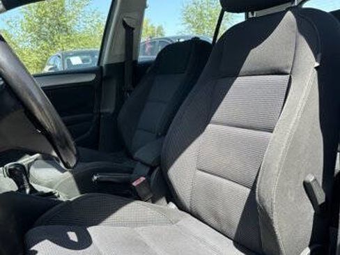 Used 2013 Volkswagen Golf 4-Door image 13