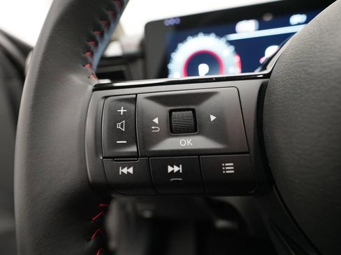 Used 2026 Nissan Kicks SR w/ Cold Weather Package image 17