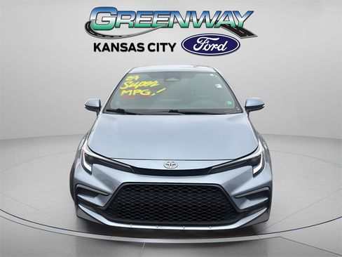 Used 2024 Toyota Corolla SE image 2