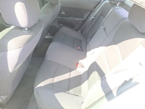 Used 2013 Chevrolet Cruze LT image 9