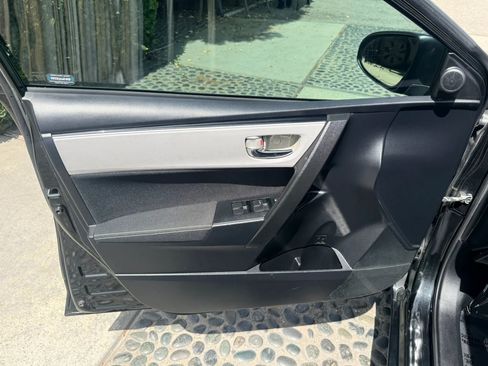 Used 2018 Toyota Corolla LE w/ LE Premium Package image 10