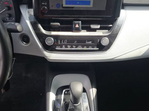 Used 2025 Toyota Corolla SE FWD image 12