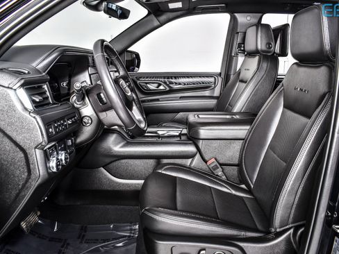 Used 2023 GMC Yukon Denali image 16
