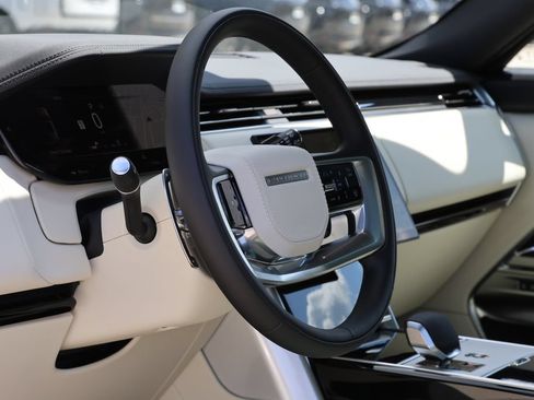 New 2026 Land Rover Range Rover SE AWD/4WD image 13