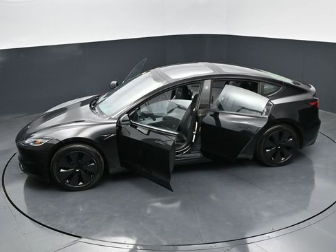 Used 2024 Tesla Model 3 Standard Range RWD image 31