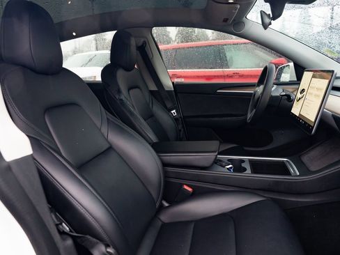 Used 2023 Tesla Model Y Long Range image 21