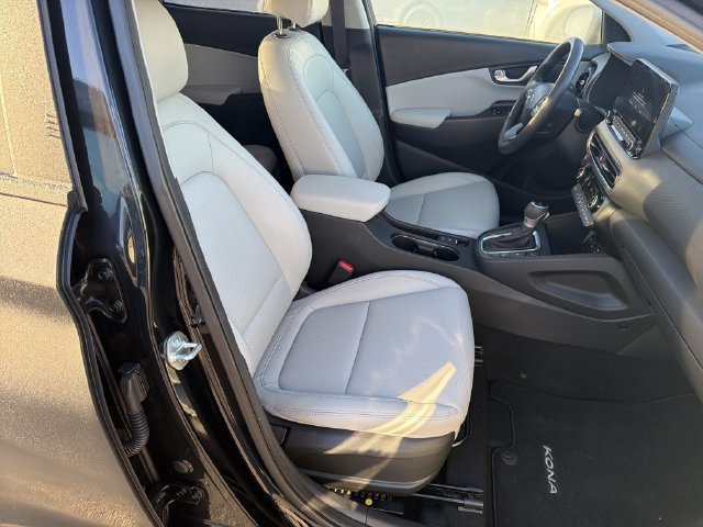 Used 2023 Hyundai Kona Limited FWD image 16
