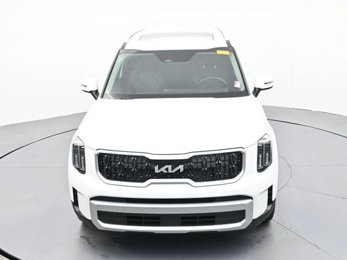 Used 2024 Kia Telluride EX w/ EX Captain's Chair Package image 22