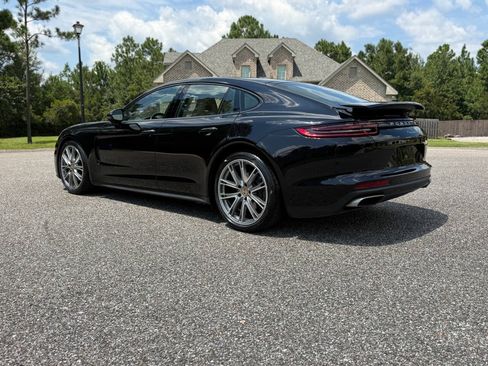 Used 2019 Porsche Panamera RWD image 3