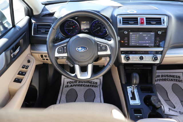 Used 2017 Subaru Outback 2.5i Premium AWD/4WD image 5