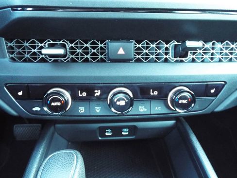 Used 2023 Honda Accord EX image 19