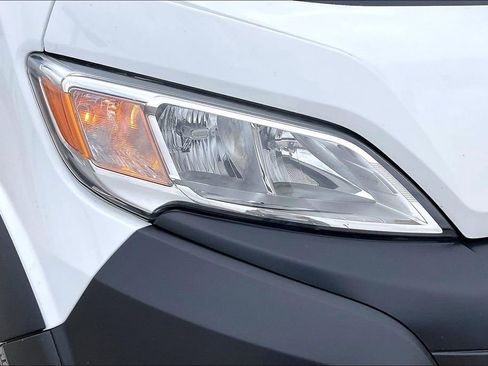 New 2024 RAM ProMaster 2500 w/ Convenience Group FWD image 14