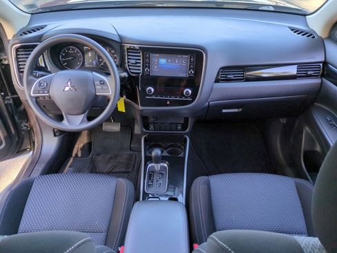 Used 2020 Mitsubishi Outlander ES image 19
